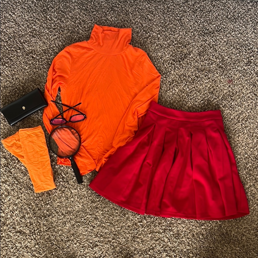 Red Mini Skater Skirt with Pleated Style for Athletic Occasions